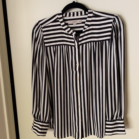 black and white banded collar buttoned blouse - Picture 2 of 5